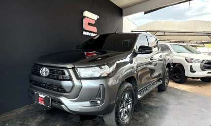 Toyota hilux 2.8 sr challenge 4x4 cd tdi 4p