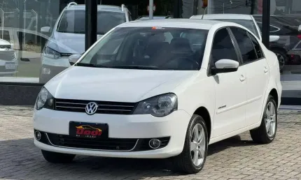Volkswagen polo sedan 1.6 8v comfortline 4p 2014