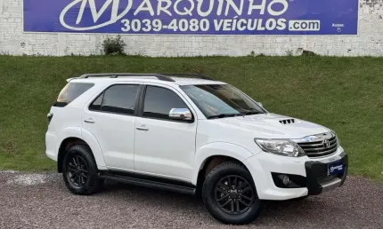 Toyota hiluxsw4 srv4x4 2013