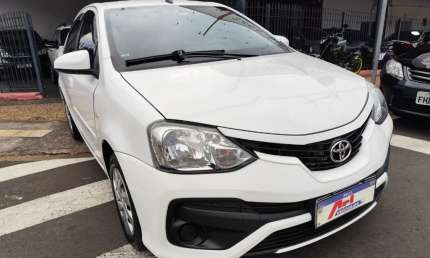 "conforto, economia e confiabilidade em um só carro: toyota etios xs sedan automático 2018 – o sedan