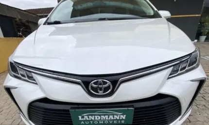 Toyota corolla xei ano 2022 cambio automatico, central multimidia