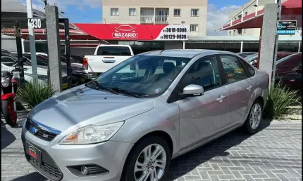 Ford focus sedan 2.0 16v.