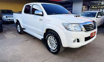 Toyota hilux 3.0 srv 4x4 cd 8v turbo 4p