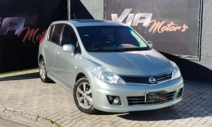 Nissan tiida hatch sl 1.8 16v-at 4p 2013
