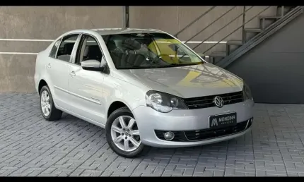 Volkswagen polo sedan 1.6 8v comfortline 4p 2013