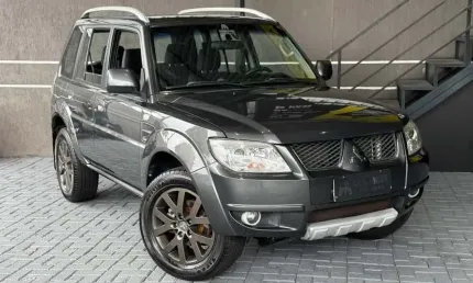 Mitsubishi pajero tr4 2012