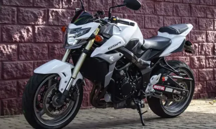 Suzuki gsr 750 2015
