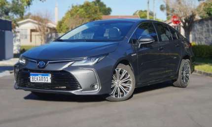 Toyota corolla altis prem. hybrid