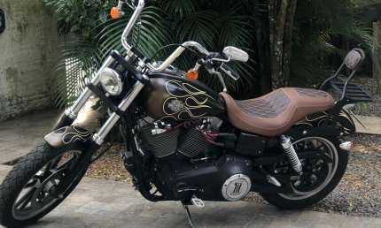 Harley davidson dyna super glide