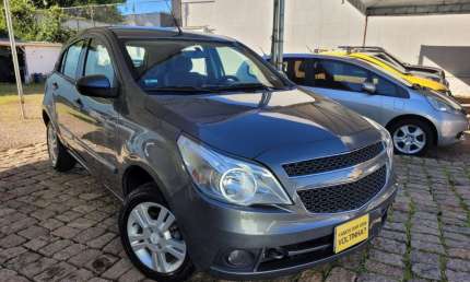 Onix ltz 1.4 flex 2011 **completo**