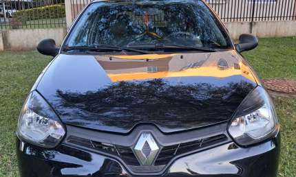 Clio em ótimas condições super cuidado 