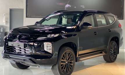 Mitsubishi pajero sport legend black 2.4 