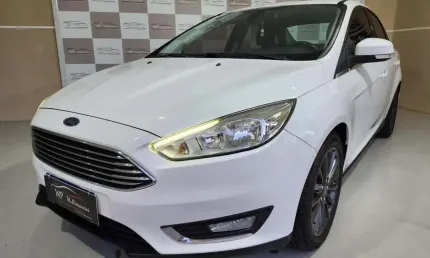 Ford focus 2.0 titanium plus sedan 16v flex 4p powershift 2017