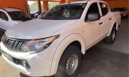 Mitsubishi l200 triton 2023 2.4 sport gl 4x4 mt 4p ar dh 4x4