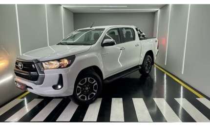Toyota hilux 2021 2.7 vvt-i flex cd srv 4x4 automático