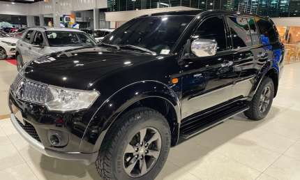 Mitsubishi pajero dakar d