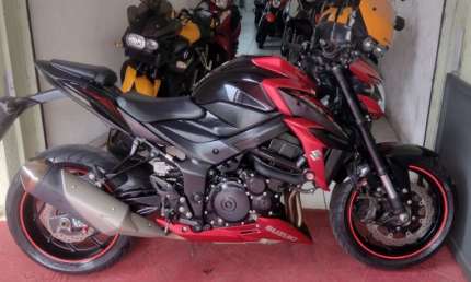 Suzuki gsx-s 750  impecavel com apenas 30.000km