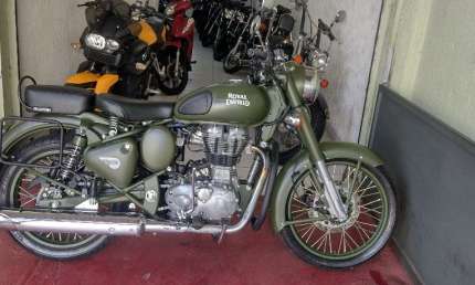Royal enfield classic battle green 500 efi abs com apenas 8.900km