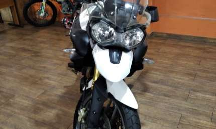  triumph tiger 800 gasolina 2014