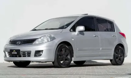 Nissan tiida 1.8 sl 2012