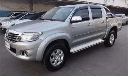 Toyota hilux cd4x2 srv 2015