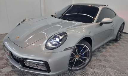 Porsche 911 carrera 2020