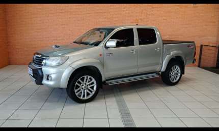 Toyota hilux cd4x4 std 2014