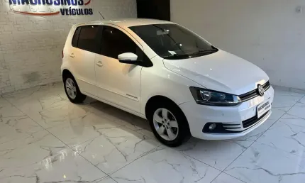 Volkswagen fox comfortline 1.0 flex  - branca - 2016/2017