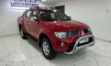 Mitsubishi l200 triton hpe 3.2 cd tb int.diesel aut  - vermelha - 2010/2010