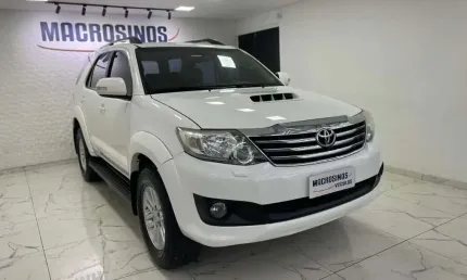 Toyota hilux sw4 srv d4-d 4x4 3.0 tdi dies. aut  - branca - 2011/2012