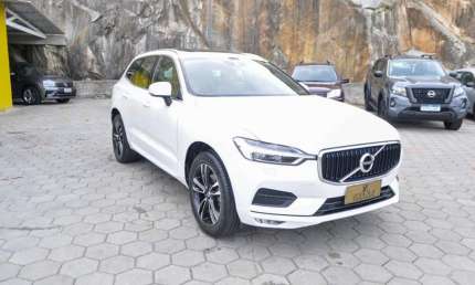Volvo xc60 2.0 t5 momentum awd at - branca - 2019/2020