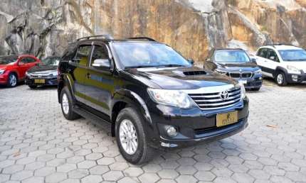 Toyota hilux sw4 srv 3.0 4x4 at (7l) - preta - 2012/2013