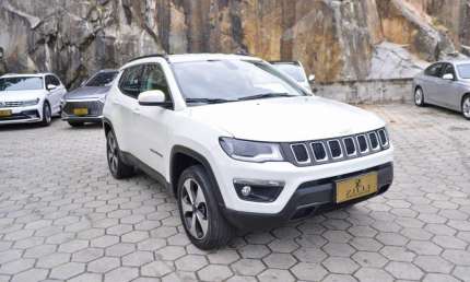 Jeep compass longitude 2.0 4x4 at  - branca - 2017/2017