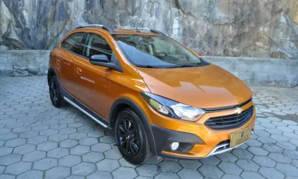 Chevrolet onix activ 1.4 mt  - laranja - 2018/2019