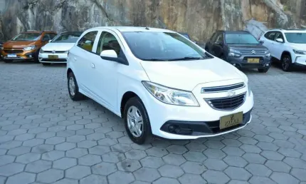 Chevrolet onix lt 1.0 mt  - branca - 2013/2013