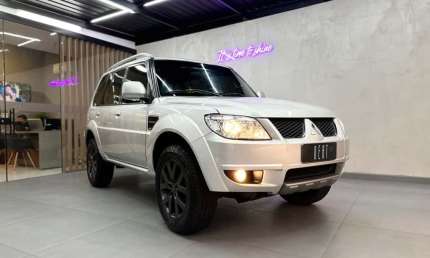 Mitsubishi pajero tr4 flex hp 2010