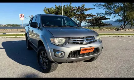 Mitsubishi l200 triton l200 tri.hls chrome ed. 2.4 cd flex mec.  - prata - 2015/2016