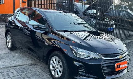 Onix hatch 2023 1.0 **baixo km