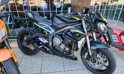 Triumph street triple 765 rs 2020, aceito troca e financiamentos