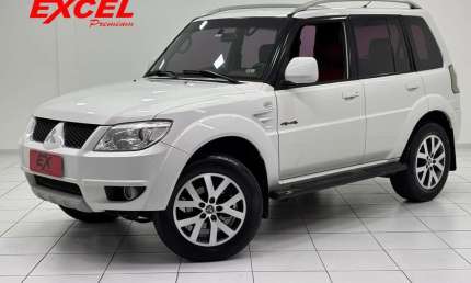 Mitsubishi pajero tr4 2.0 4x4 16v 140cv flex 4p automatico 2015