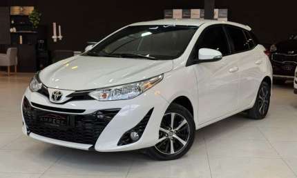 Toyota yaris hb xs 15 at 2020