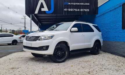 Toyota hiluxsw4 srv4x4 2013