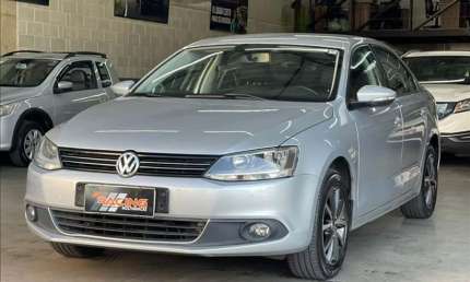Volkswagen jetta 2.0 comfortline 120cv - 2011/2012