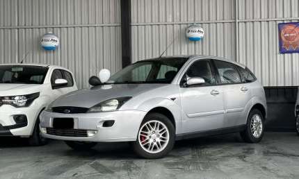 Ford focus hatch ghia 2.0 16v 4p 2003