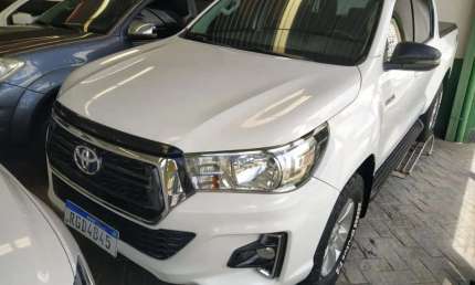 Toyota hilux 2.8 sr 4x4 cd 16v diesel 4p automático