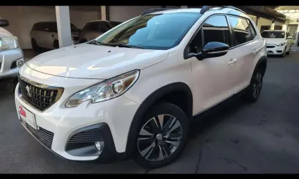 Peugeot 2008 allure pk 1.6 aut. 2020 pneus novos