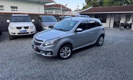 Chevrolet agile ltz 1.4 mpfi 8v flexpower 5p  - prata - 2013/2014
