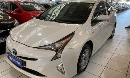 Toyota prius 1.8 hibrido top 2017