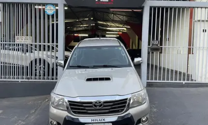 Toyota hilux cd srv d4-d 4x4 3.0 tdi diesel aut