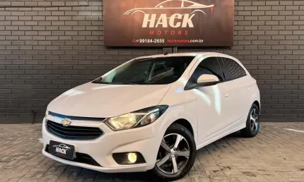 Chevrolet onix hatch ltz 1.4 8v flexpower 5p aut.  - branca - 2018/2019